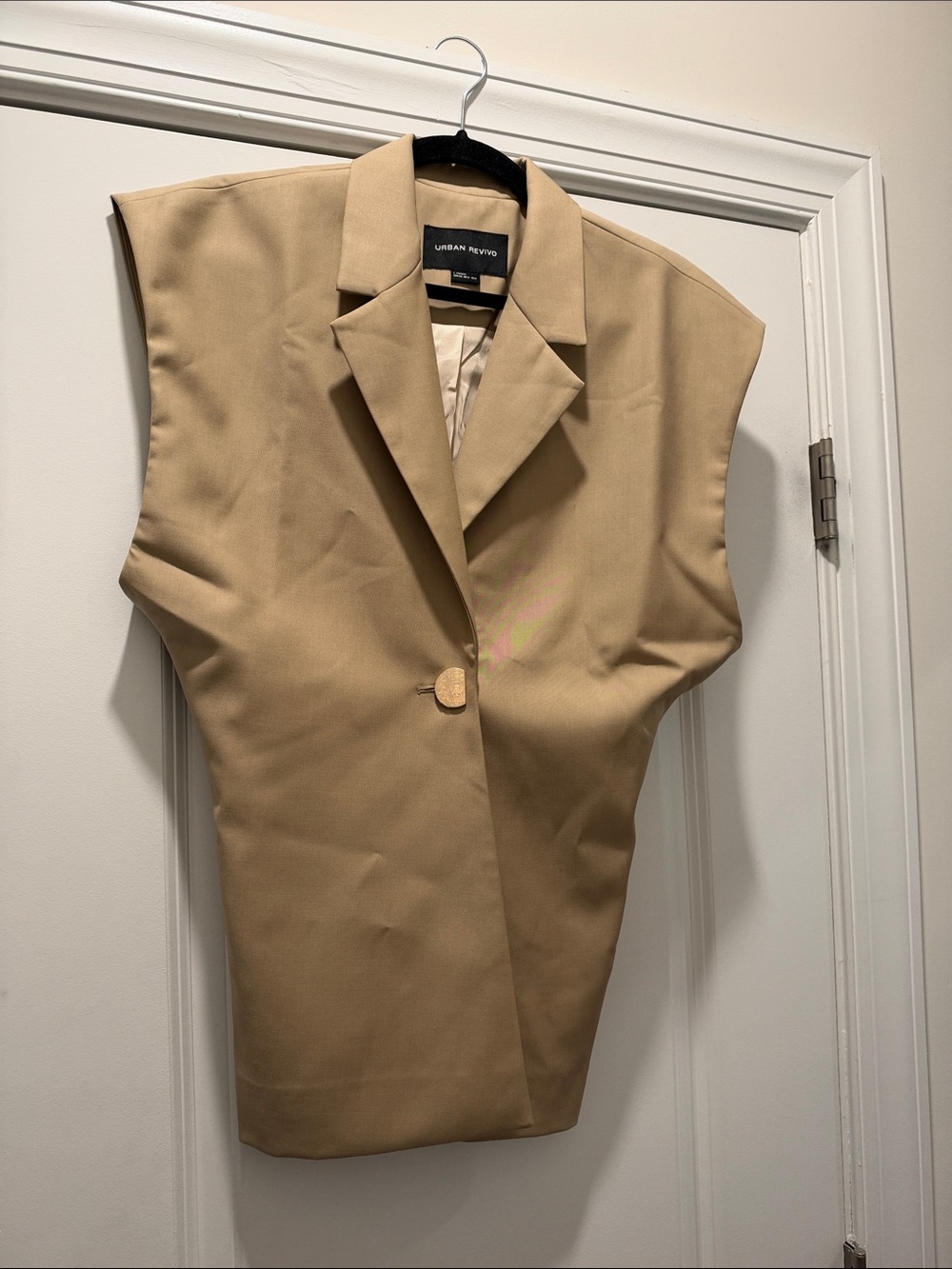 Urban Revivo Camel Sleeveless Structured Blazer